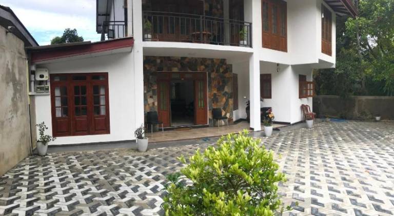 244 m&sup2; Villa