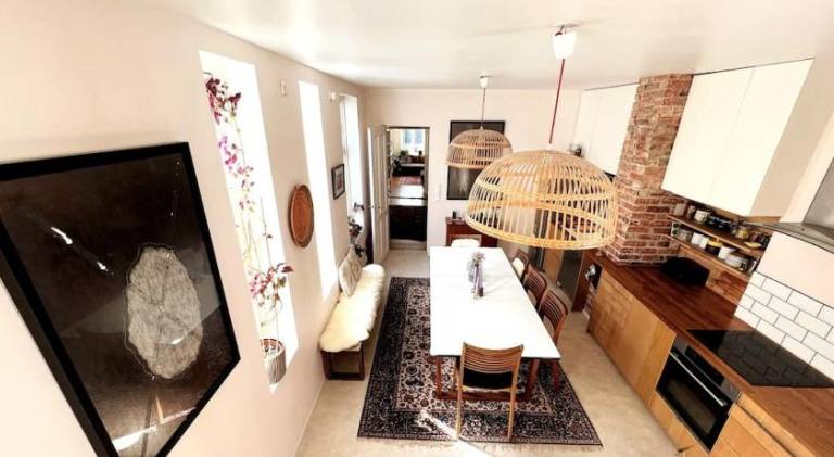 Spacious historical art oasis in the city center — photo 3