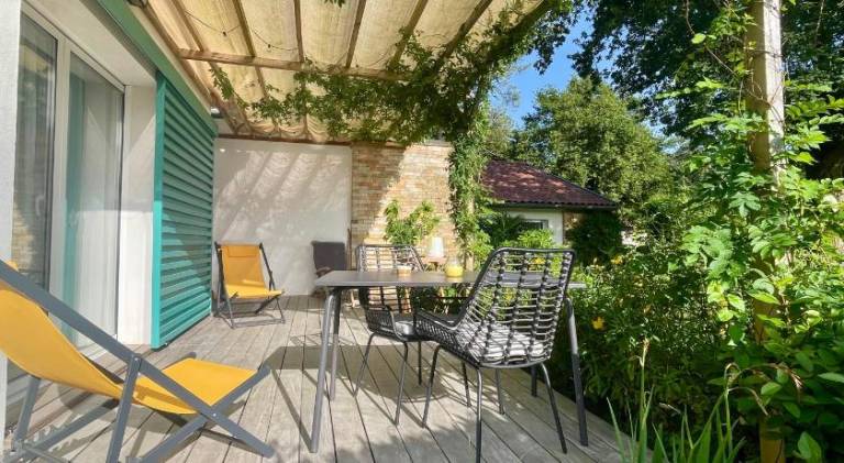 HARITZAGA chambre d'hote terrasse & jardin prive in Biarritz