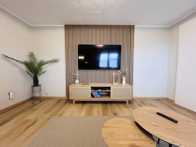 Holiday apartment with BBQ, terrace & yard | City view — photo 2