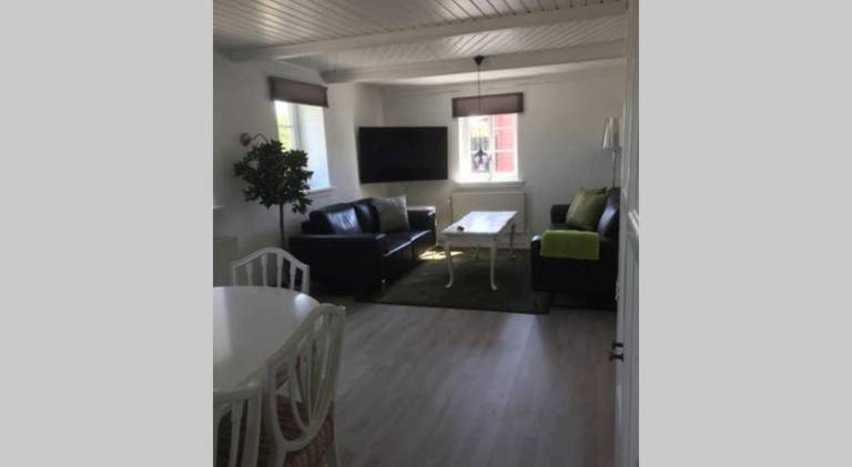Holiday apartment with 2 rooms for 4 persons — photo 2