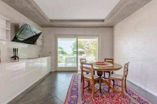 Holiday apartment with garden, terrace & private pool in Affi