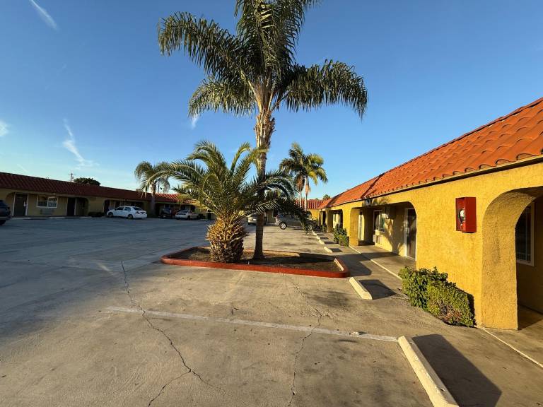 Rocky Inn Motel — photo 4