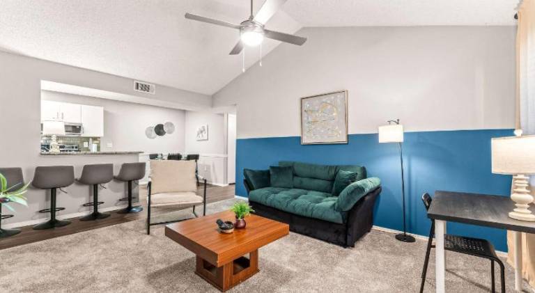 Rental apartment with pool | Perfect for remote work in Orlando, FL