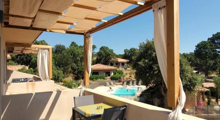 Child-friendly beautiful villa with patio, pool & yard | Pet-friendly — photo 2