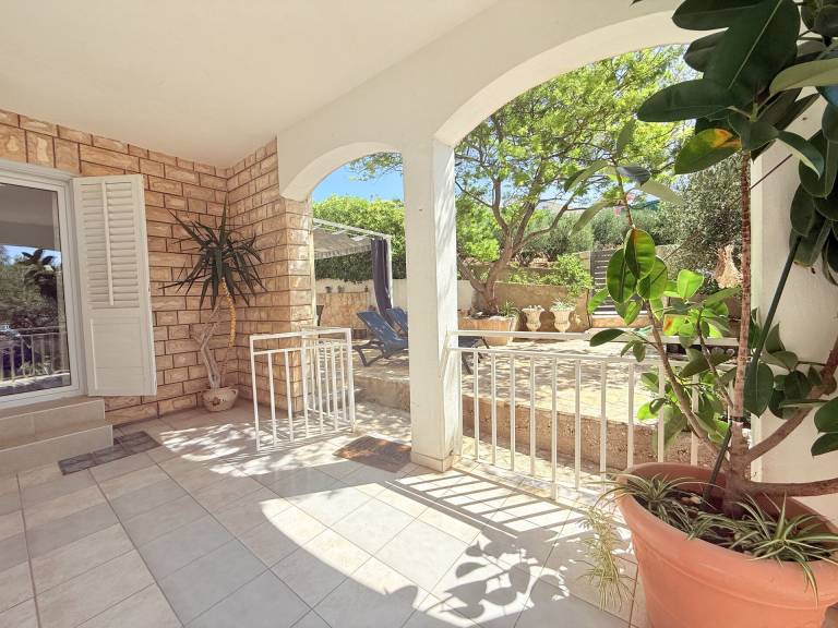Holiday apartment with garden — photo 3