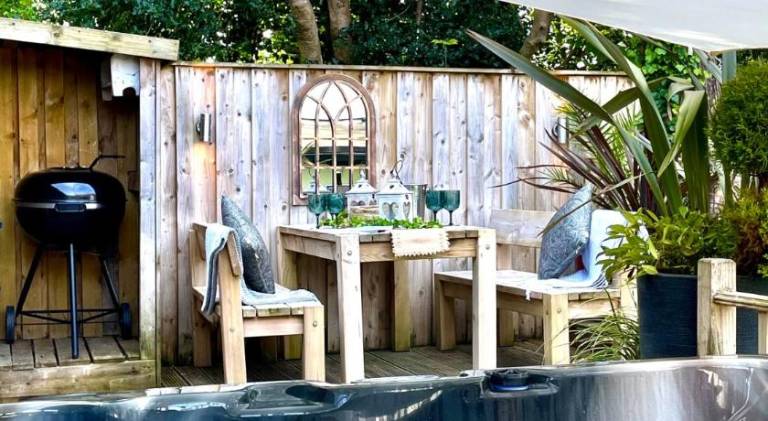 Chalet with jacuzzi — photo 3