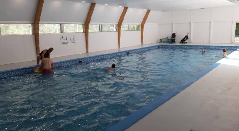 Chalet with pool | Pets are welcome — photo 4