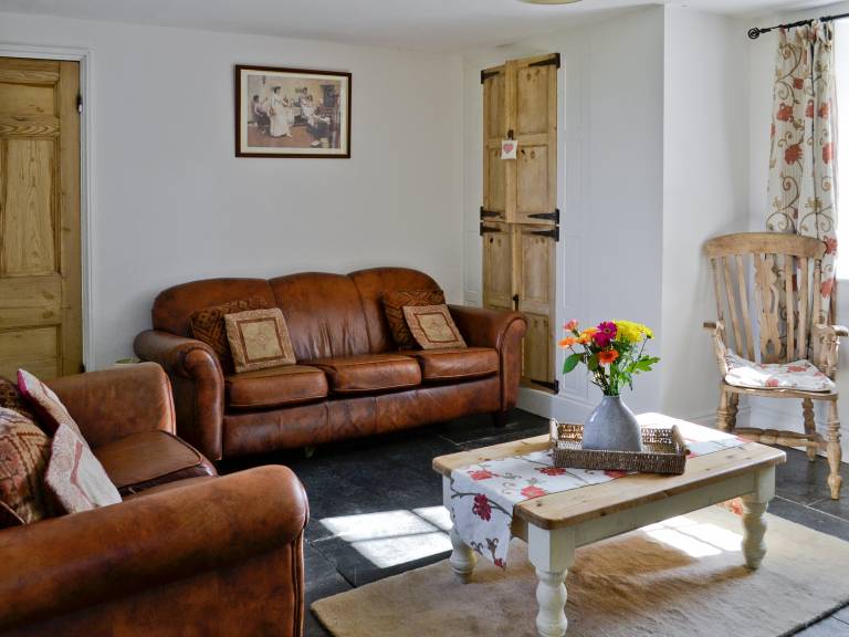 Children-friendly lovely cottage with BBQ & garden | Dogs allowed — photo 3