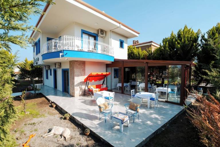 Bed & Breakfast  Ayvalık