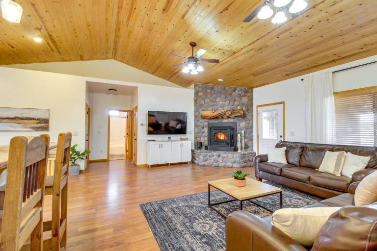 1-Acre Fenced Yard: Pet-Friendly Show Low Cabin! — photo 5