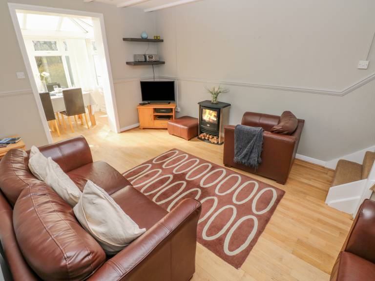 Family-friendly nice cottage with pool, yard & terrace | Dogs allowed — photo 4