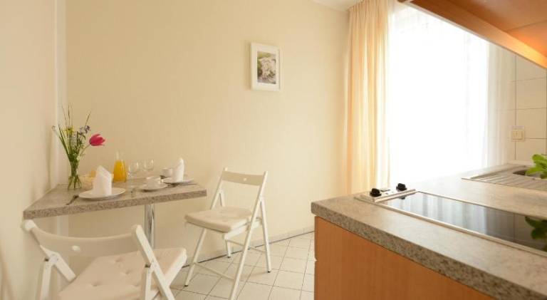 Serviced apartment with sauna, patio & yard | Dogs allowed — photo 2