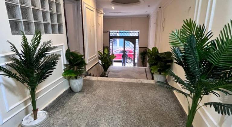 Apartment with jacuzzi & terrace — photo 4