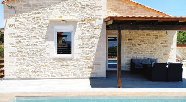 Villa with patio, private pool & garden in Apokoronas