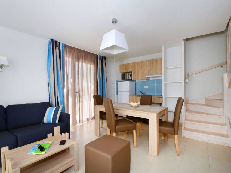 Rental apartment with sauna, heated pool & patio — photo 3