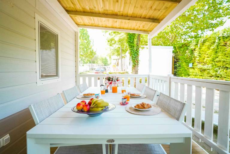 Mobilehome with air conditioning, terrace and pool — photo 5