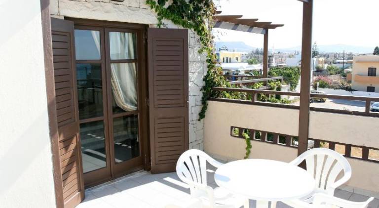 Serviced apartment with garden, pool & terrace | Close to the beach | Pet-friendly — photo 4