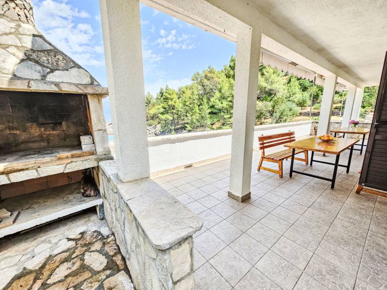 Rental apartment with patio, yard & barbecue | Sea view — photo 5