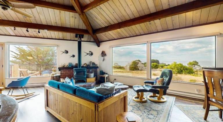 Ample vacation home with hot tub & pool | Pet-friendly in Sonoma, CA