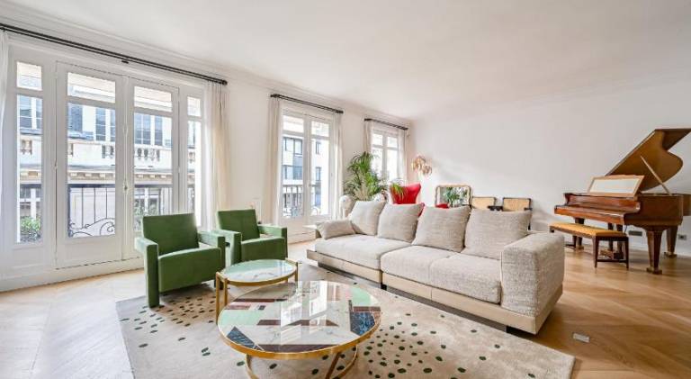 Child-friendly apartment with yard | Next to Jardins du Trocadéro | Suitable for remote work | Pets are welcome — photo 3