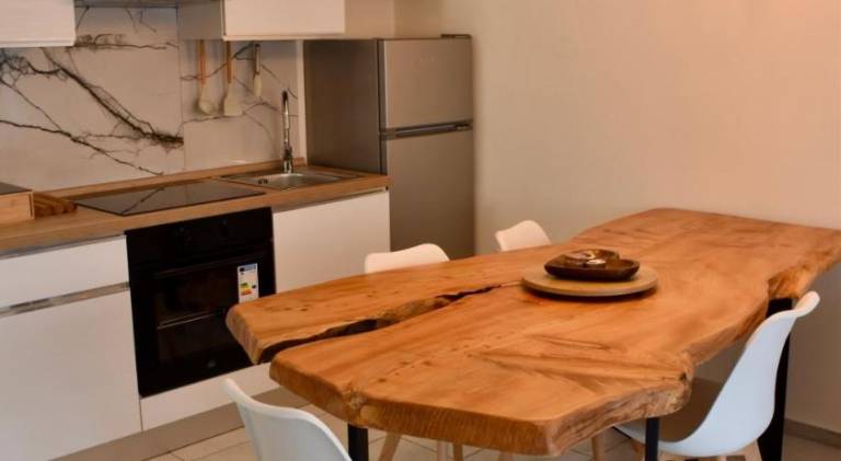 Holiday apartment with jacuzzi & terrace — photo 4