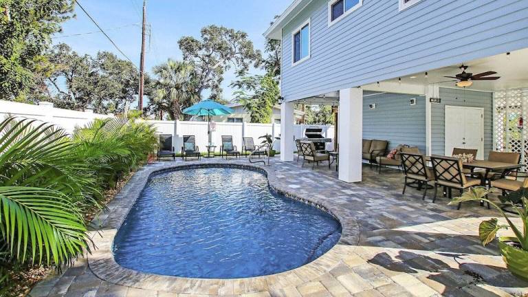 Family-friendly beautiful vacation home with private pool, barbeque & terrace | Close to the beach | Pets allowed — photo 2