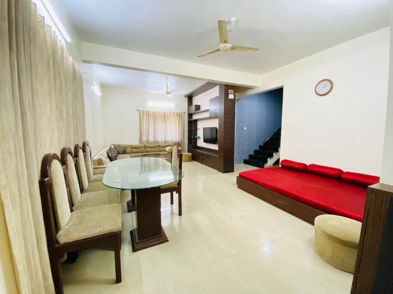 Villa with BBQ & pool in Nashik