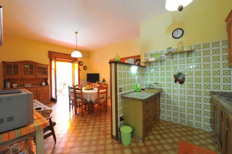 Vacation home with yard & terrace — photo 4