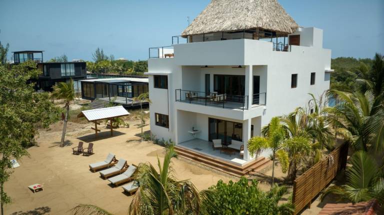 Children-friendly pleasant villa with fast internet, yard & pool | Sea view | Beach nearby | Pets allowed — photo 3
