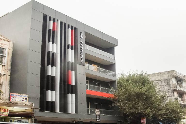 Townhouse Dilshad Garden Near Dilshad Garden Metro Station