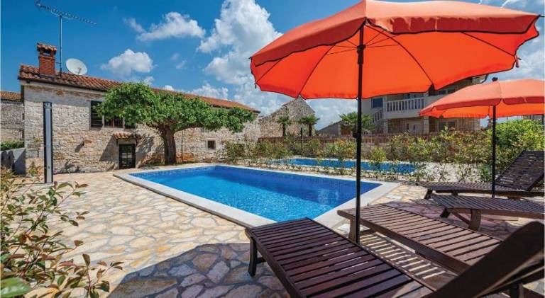 Charming vacation home with pool | Pet-friendly in Tar-Vabriga