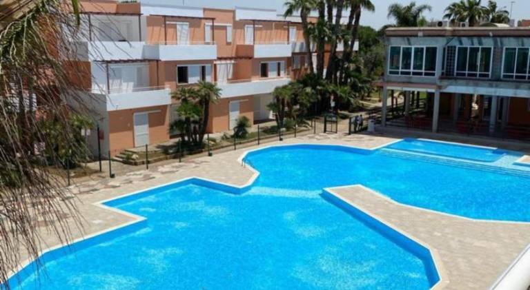 Serviced apartment with terrace, pool & garden | Pet-friendly in Nardò