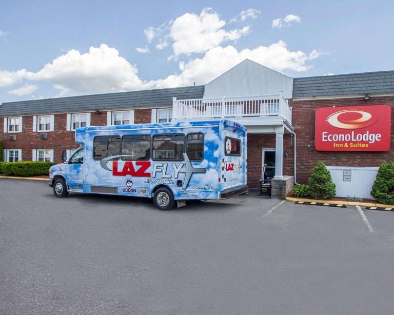 Econo Lodge Inn & Suites Windsor Locks Bradley Airport — photo 5