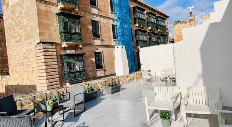 Apartment with terrace | Near Lower Barrakka Gardens — photo 5