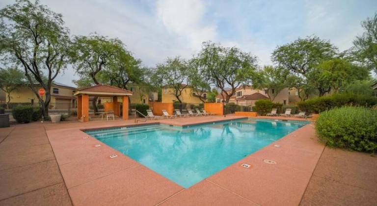 House with pool & jacuzzi — photo 5
