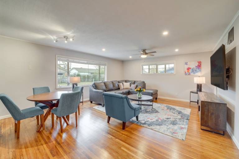 6 Mi to Dtwn Dog Friendly Home w Yard in Tulsa