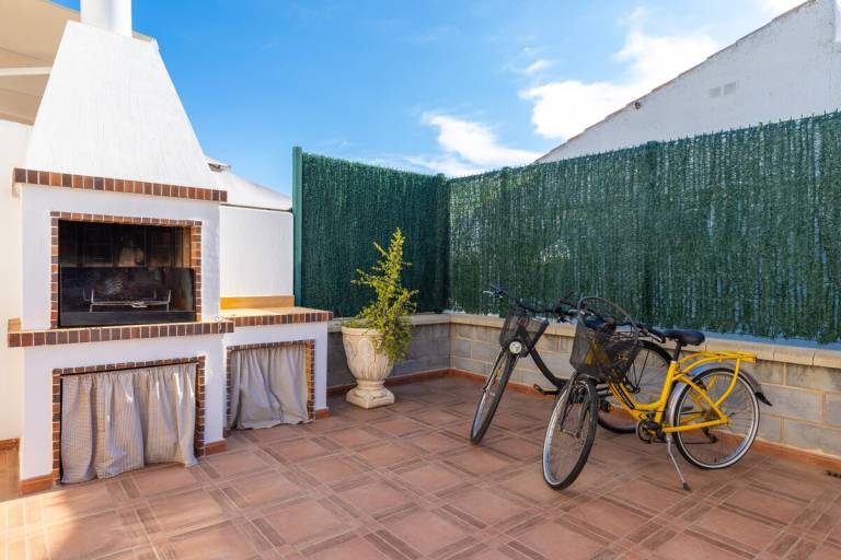Bungalow with grill, garden & pool | Garden view — photo 4