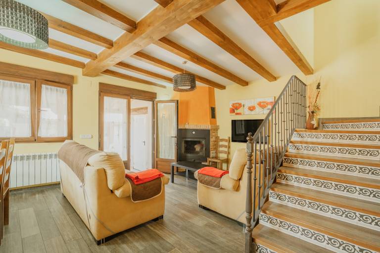 Fully equipped nice vacation home with fast internet, BBQ & patio | Dogs allowed — photo 3
