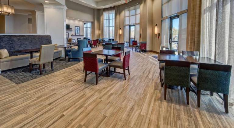 Hampton Inn & Suites Franklin Berry Farms — photo 3