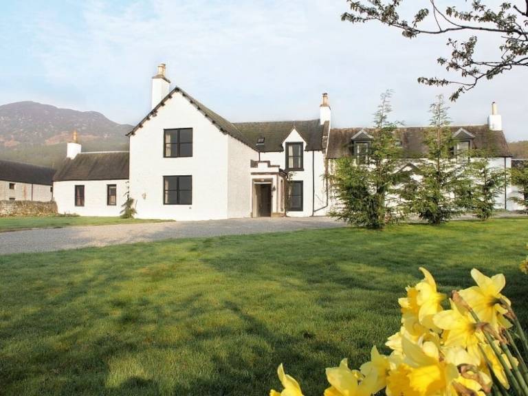 House The Highlands