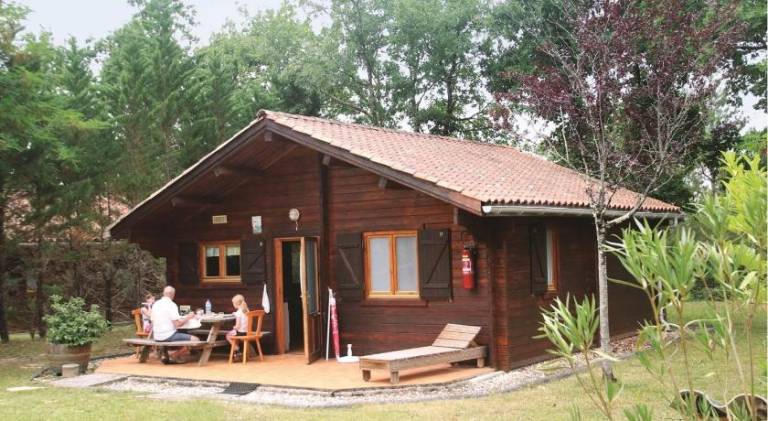 House with hot tub, terrace & yard — photo 4