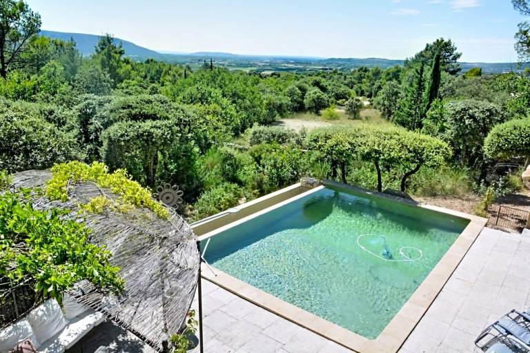 Child-friendly big vacation home with yard, private pool & BBQ | Mountain view | Pets allowed — photo 3