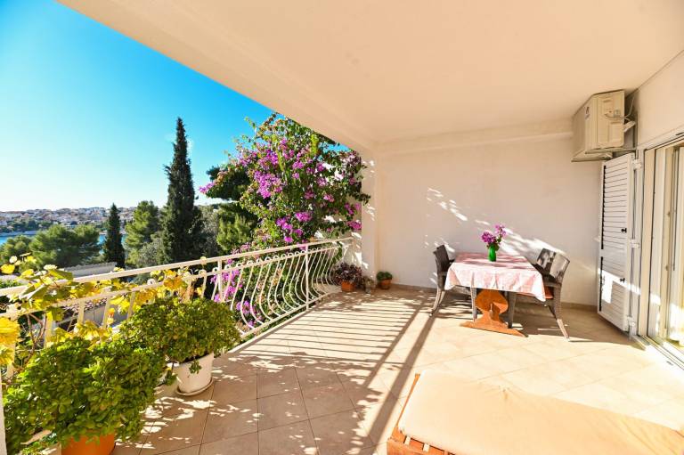 Holiday apartment with grill & terrace | Sea view — photo 2