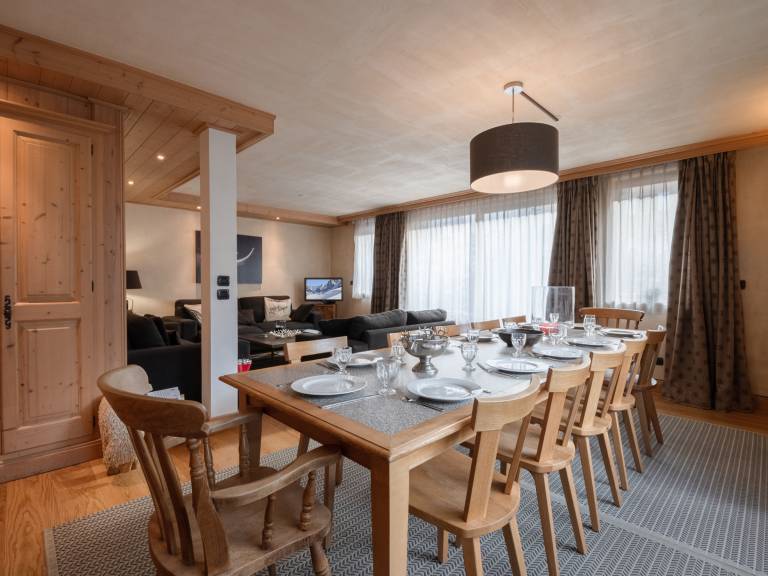 Spacious 6-room apartment for 10 near slopes, pets OK, parking, WiFi — photo 3