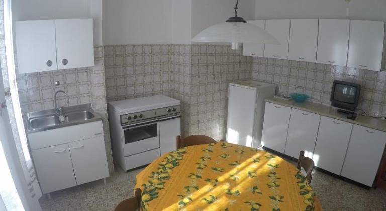 Holiday apartment with 2 rooms for 6 persons — photo 4
