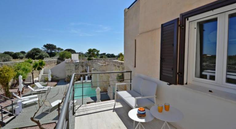 Serviced apartment with pool, terrace & garden — photo 5