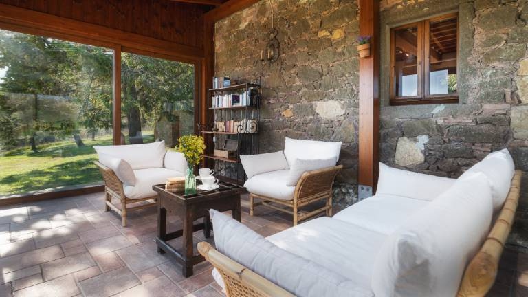 Family-oriented ample villa with garden, barbeque & terrace | Pool view | Pet-friendly — photo 4