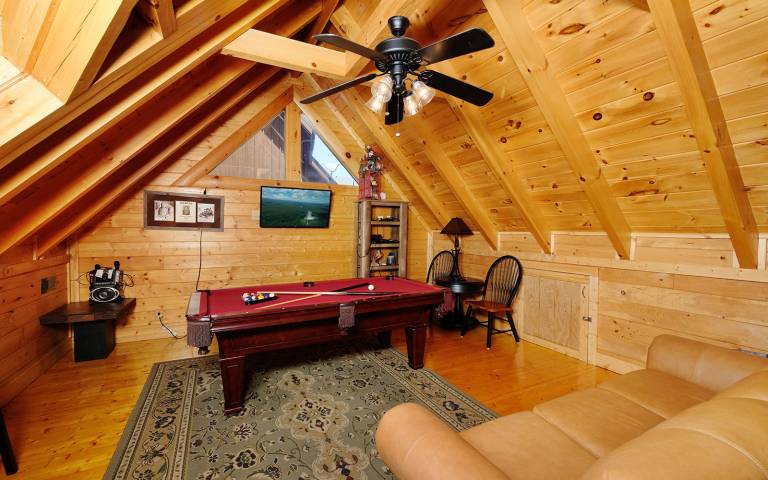 Cabin with barbecue, pool & jacuzzi | Mountain view — photo 4