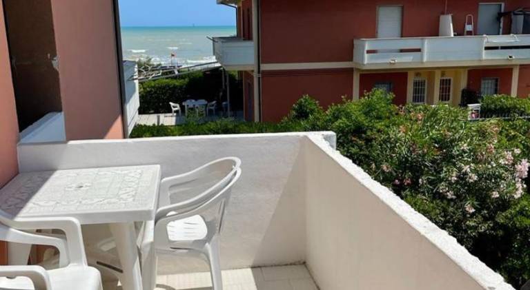 Holiday apartment with terrace — photo 4